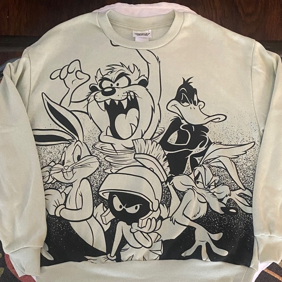 Looney Tunes Mania Tops - Looney Tunes Women's Graphic Sweatshirt - Light Green
